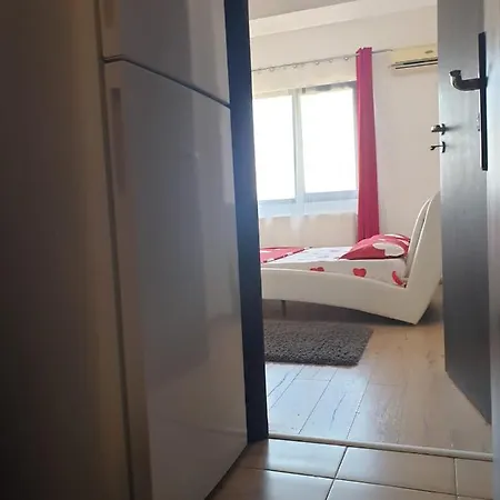 Jane House * Бухарест