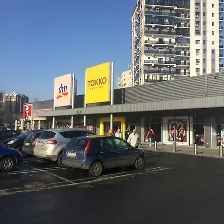 Jane House Бухарест